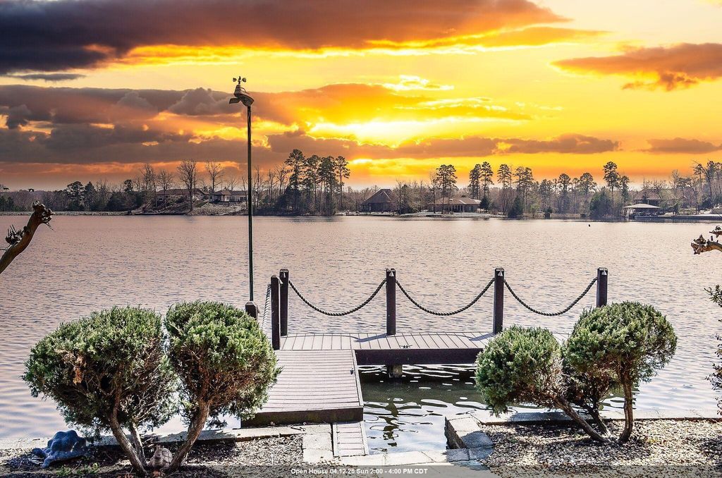 27 Docente Lane, Hot Springs Village, AR 71909