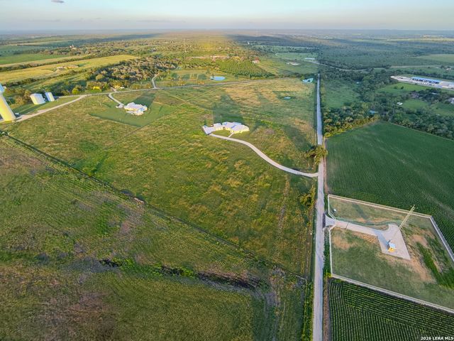 457 Branch Rd, Seguin, TX 78155