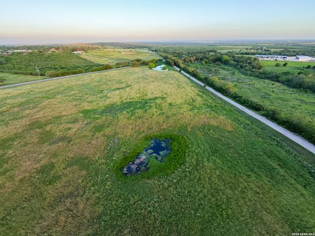 457 Branch Rd, Seguin, TX 78155