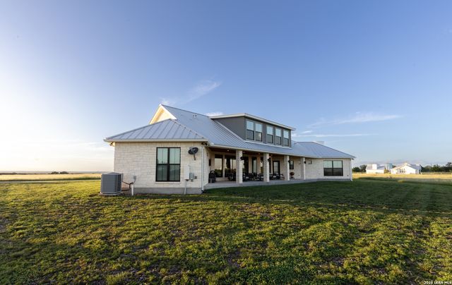 457 Branch Rd, Seguin, TX 78155