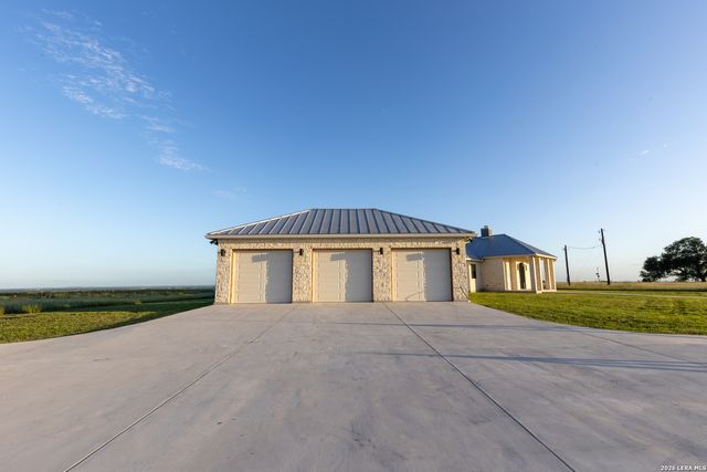 457 Branch Rd, Seguin, TX 78155