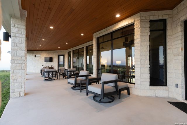 457 Branch Rd, Seguin, TX 78155