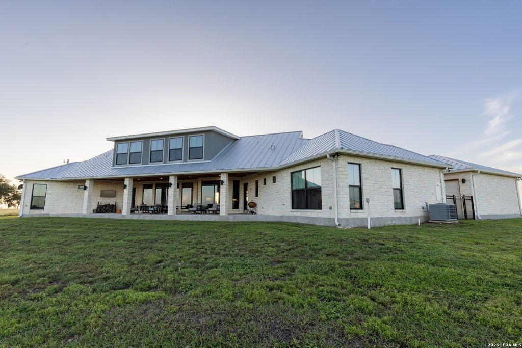 457 Branch Rd, Seguin, TX 78155