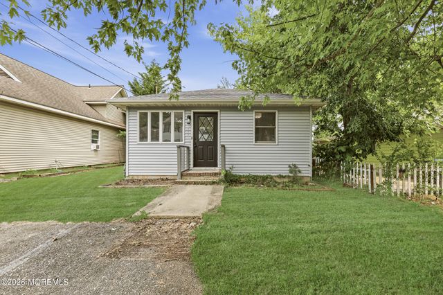1622 Abbott Avenue, Toms River, NJ 08753