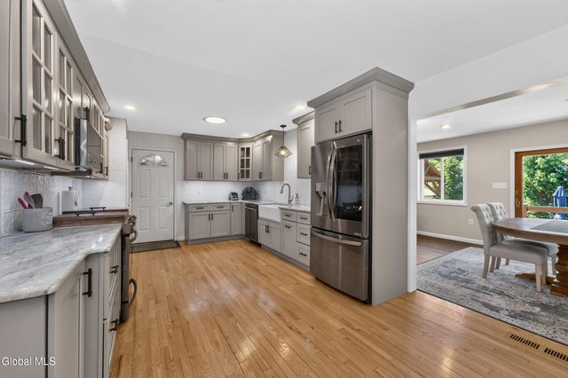 521 Russell Road, Bethlehem, NY 12203