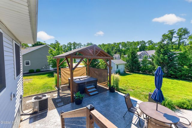 521 Russell Road, Bethlehem, NY 12203