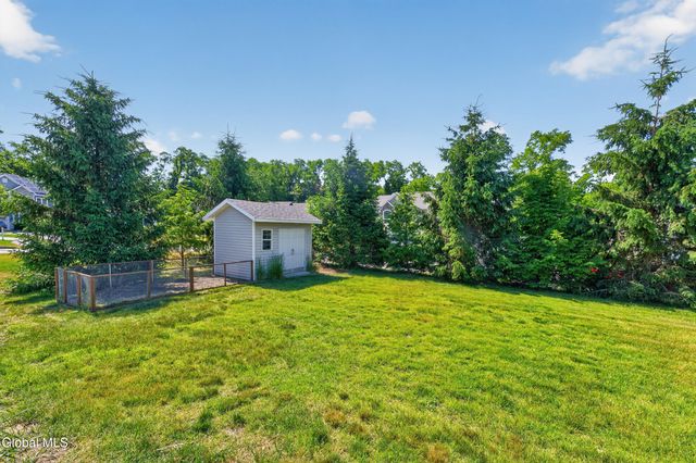 521 Russell Road, Bethlehem, NY 12203