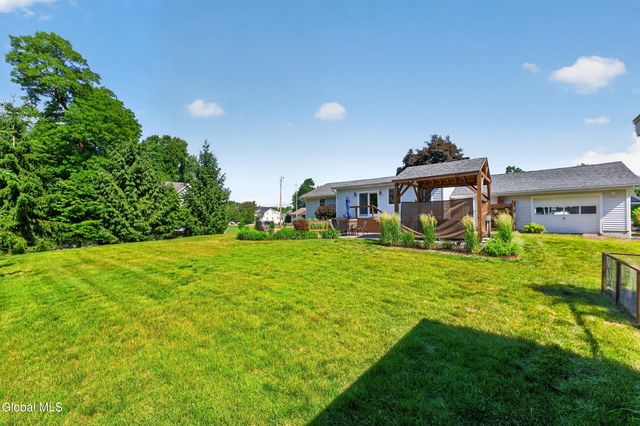 521 Russell Road, Bethlehem, NY 12203