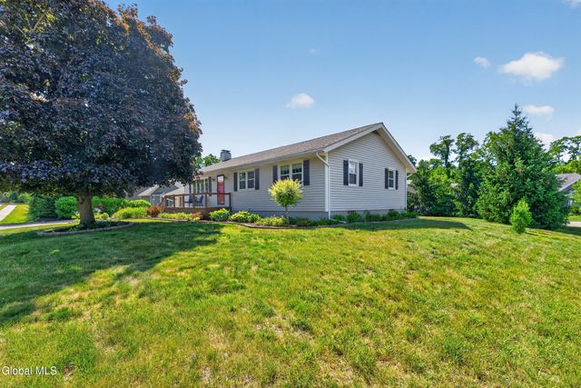 521 Russell Road, Bethlehem, NY 12203