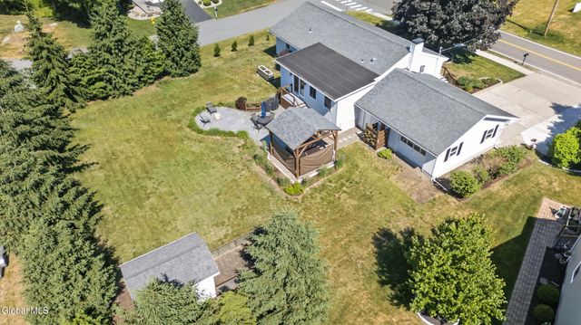 521 Russell Road, Bethlehem, NY 12203