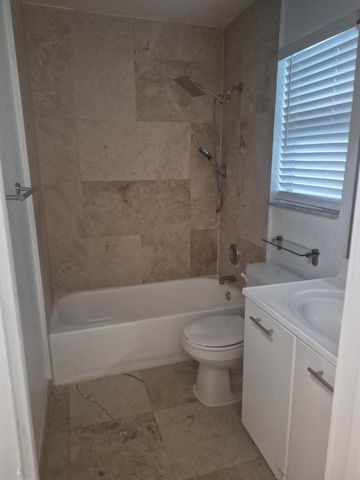 1200 NE 5TH Terrace 4, Fort Lauderdale, FL 33304