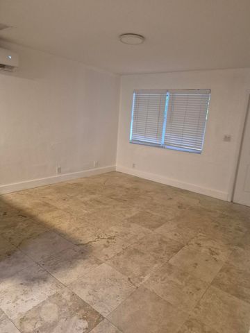 1200 NE 5TH Terrace 4, Fort Lauderdale, FL 33304