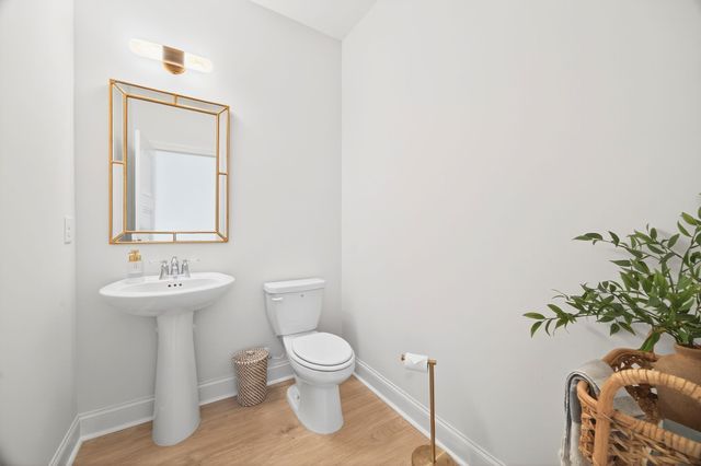 5102 High Park Hill Dr, Arrington, TN 37014