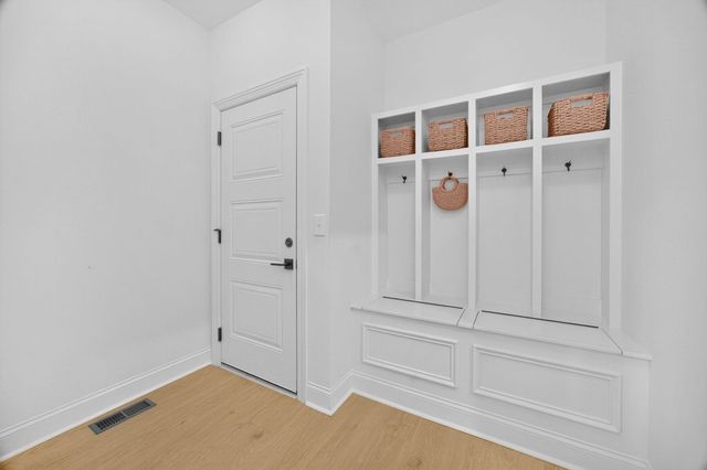 5102 High Park Hill Dr, Arrington, TN 37014