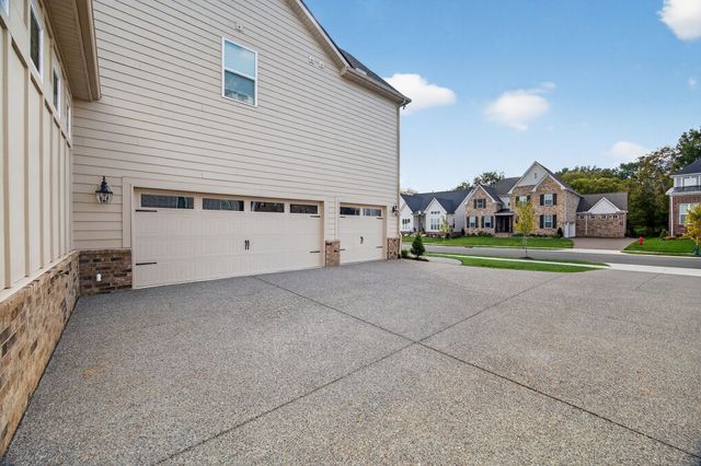 5102 High Park Hill Dr, Arrington, TN 37014