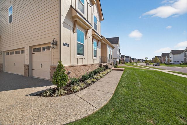5102 High Park Hill Dr, Arrington, TN 37014
