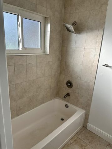 7546 NW 44th Court West, Coral Springs, FL 33065