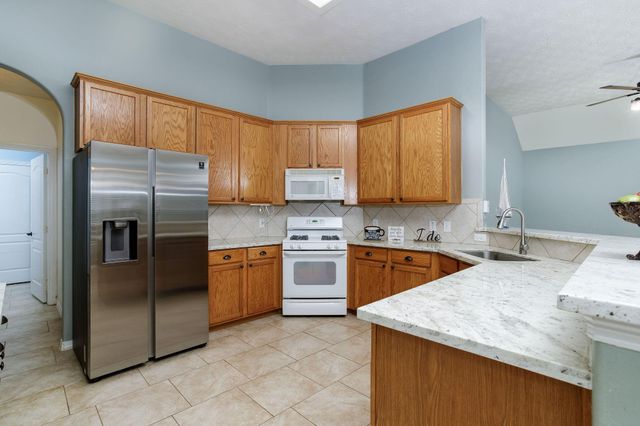 28610 Hidden Cove Drive, Magnolia, TX 77354