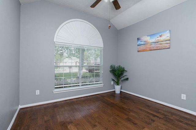 28610 Hidden Cove Drive, Magnolia, TX 77354