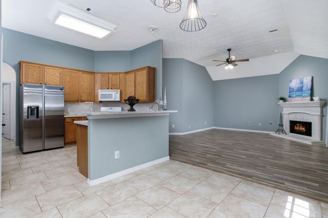 28610 Hidden Cove Drive, Magnolia, TX 77354