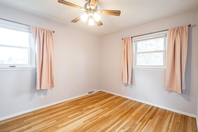 132 W Juniper DRIVE, Grafton, WI 53024