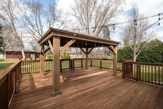 132 W Juniper DRIVE, Grafton, WI 53024