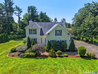 20 Ridgewood Court, Hamden, CT 06473