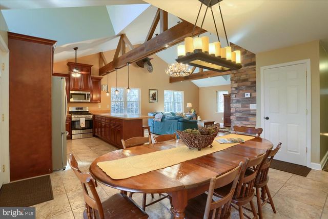 8620 MONNS GAP RD, Waynesboro, PA 17268