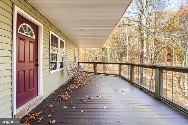 8620 MONNS GAP RD, Waynesboro, PA 17268