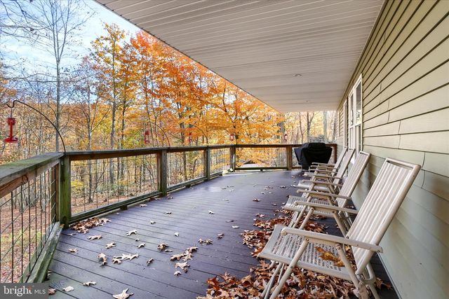 8620 MONNS GAP RD, Waynesboro, PA 17268