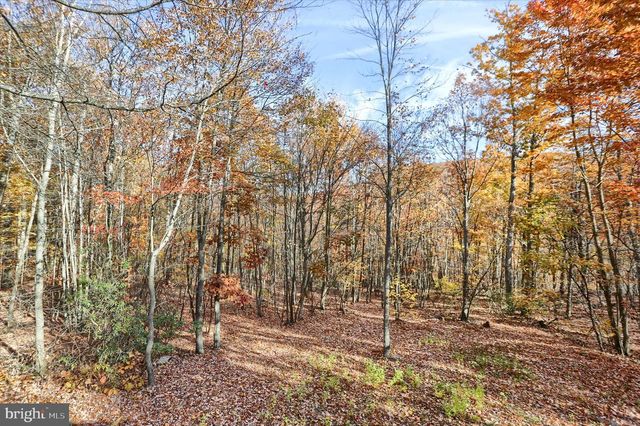 8620 MONNS GAP RD, Waynesboro, PA 17268