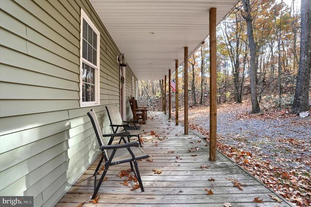 8620 MONNS GAP RD, Waynesboro, PA 17268