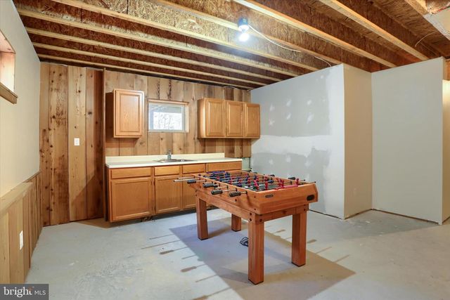 8620 MONNS GAP RD, Waynesboro, PA 17268