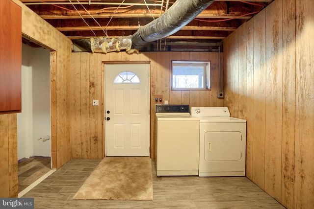 8620 MONNS GAP RD, Waynesboro, PA 17268