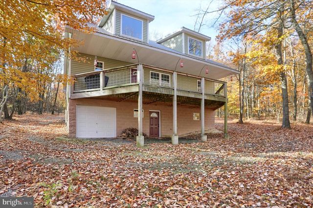 8620 MONNS GAP RD, Waynesboro, PA 17268
