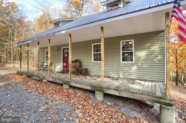 8620 MONNS GAP RD, Waynesboro, PA 17268