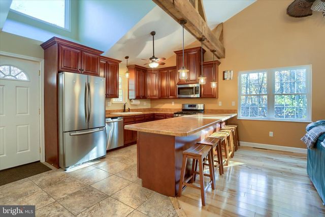 8620 MONNS GAP RD, Waynesboro, PA 17268