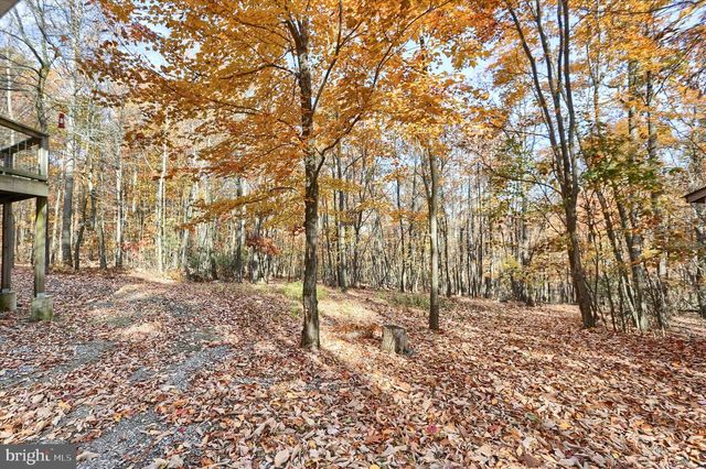 8620 MONNS GAP RD, Waynesboro, PA 17268