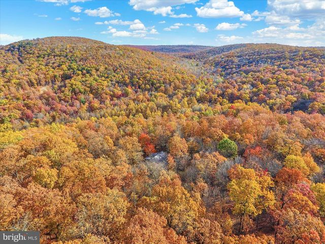 8620 MONNS GAP RD, Waynesboro, PA 17268