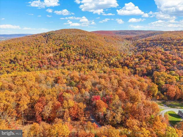 8620 MONNS GAP RD, Waynesboro, PA 17268