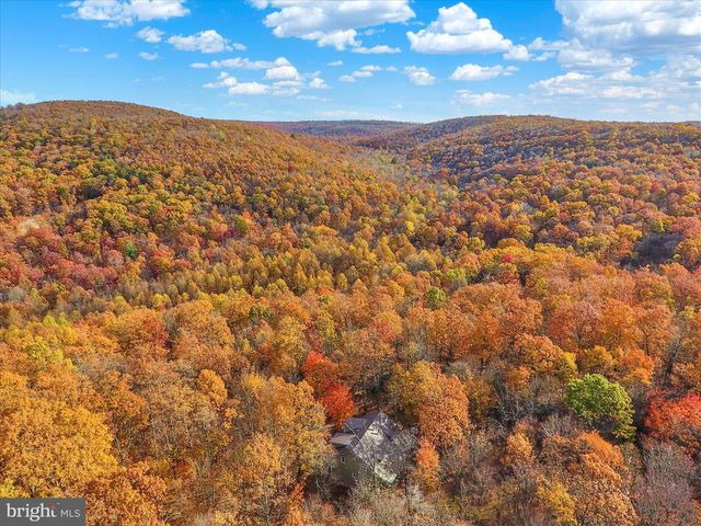 8620 MONNS GAP RD, Waynesboro, PA 17268