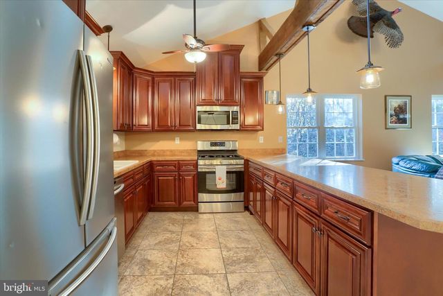 8620 MONNS GAP RD, Waynesboro, PA 17268