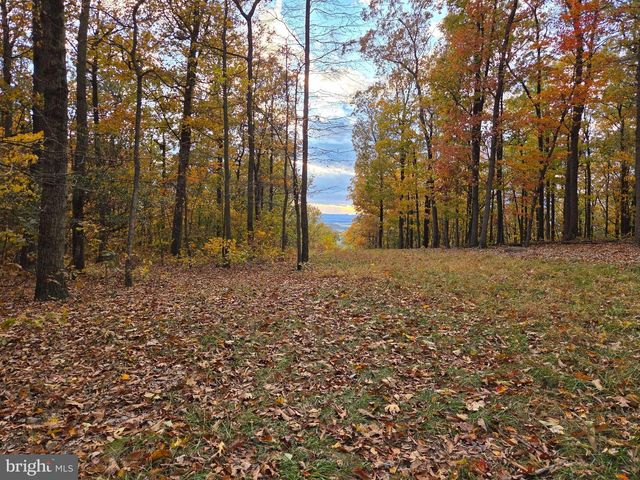 8620 MONNS GAP RD, Waynesboro, PA 17268