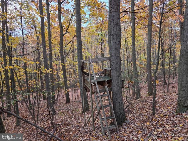 8620 MONNS GAP RD, Waynesboro, PA 17268