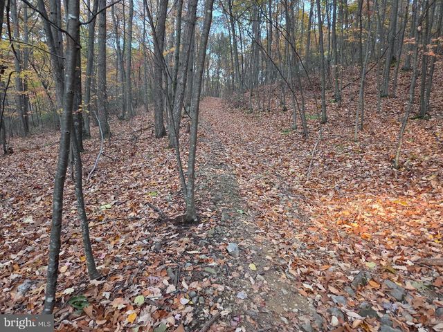 8620 MONNS GAP RD, Waynesboro, PA 17268