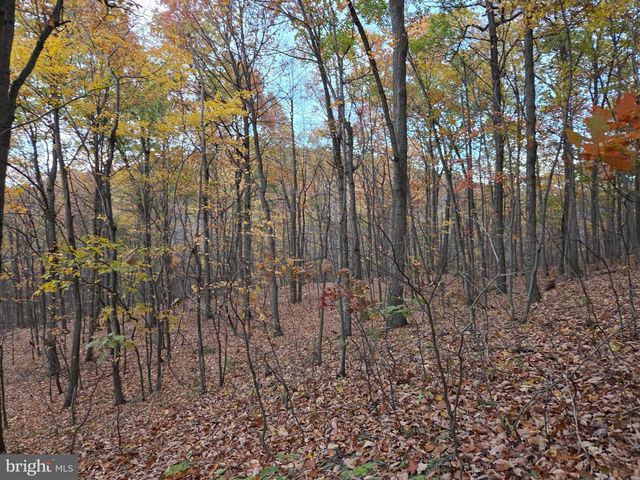 8620 MONNS GAP RD, Waynesboro, PA 17268