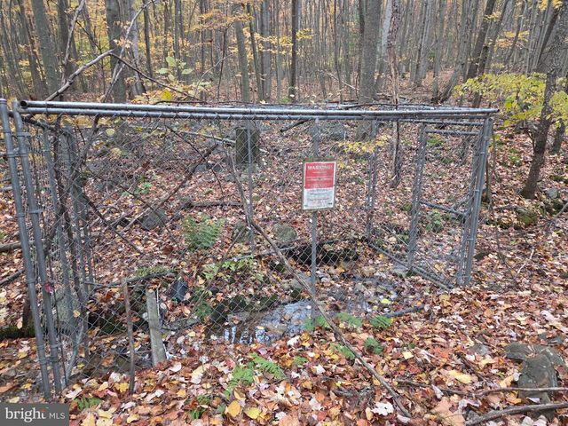 8620 MONNS GAP RD, Waynesboro, PA 17268