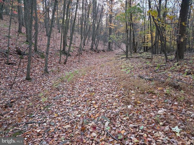 8620 MONNS GAP RD, Waynesboro, PA 17268