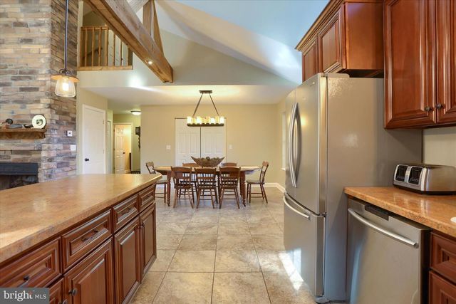 8620 MONNS GAP RD, Waynesboro, PA 17268