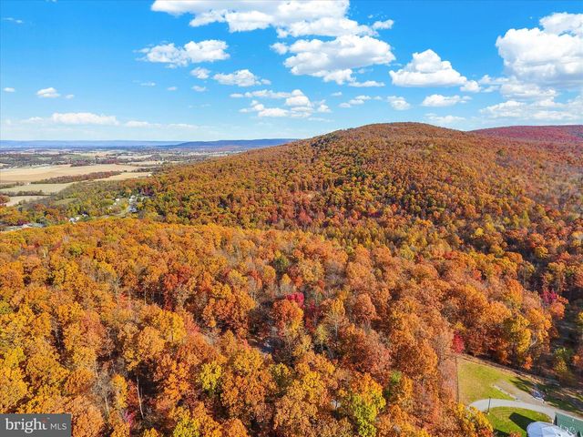 8620 MONNS GAP RD, Waynesboro, PA 17268